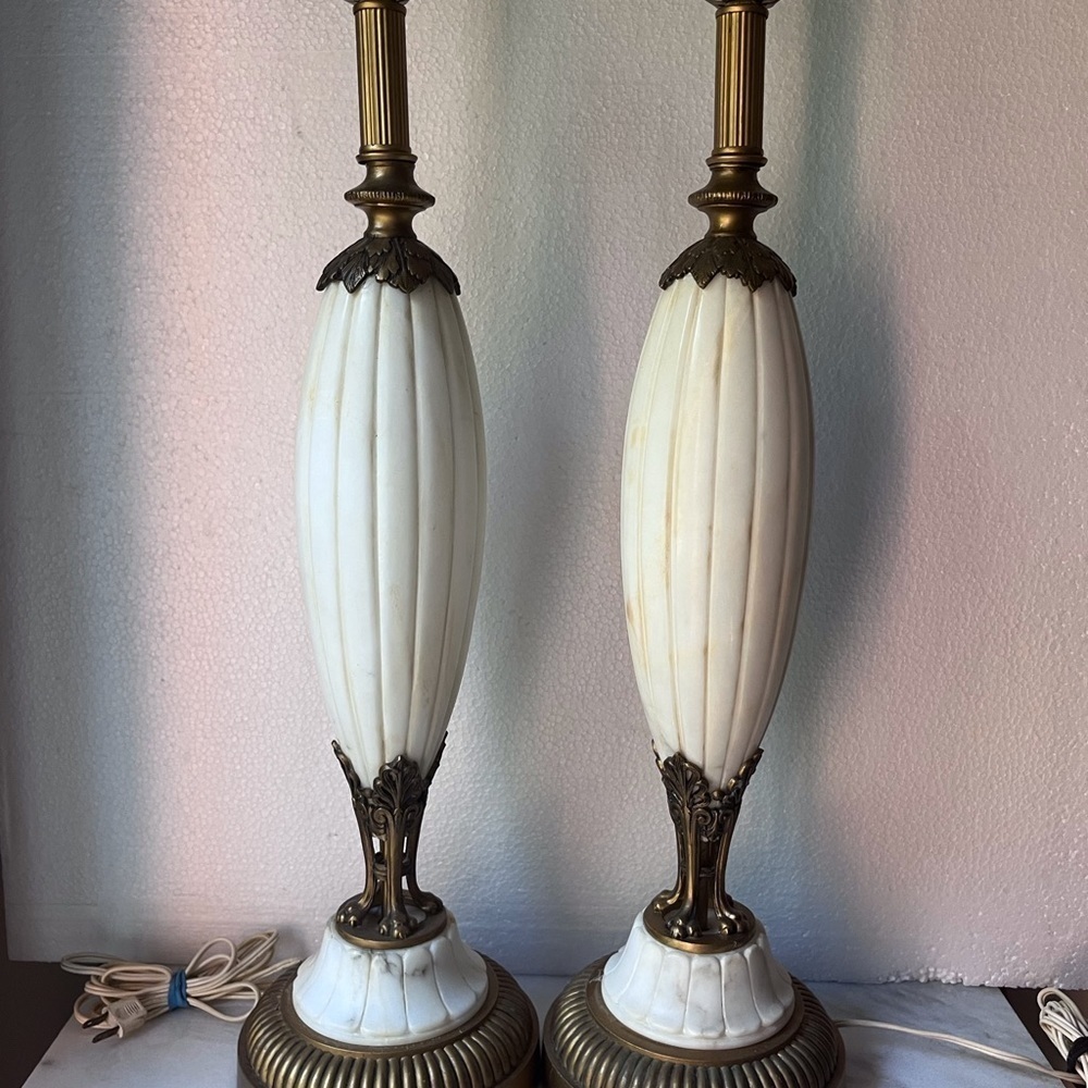 Large Pair of Vintage Classical Carved Marble/Alabaster Lion feet Table Lamps - Picture 11 of 11